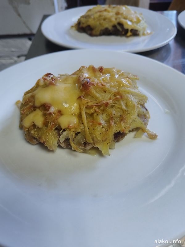Горячее блюдо домашней кухни